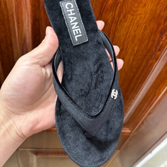 CHANEL Flip-flop sandals - Picture 6 of 6